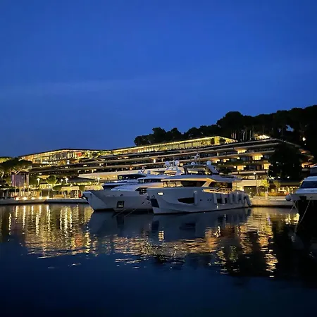Úszó hotel Nautica Nk5 *