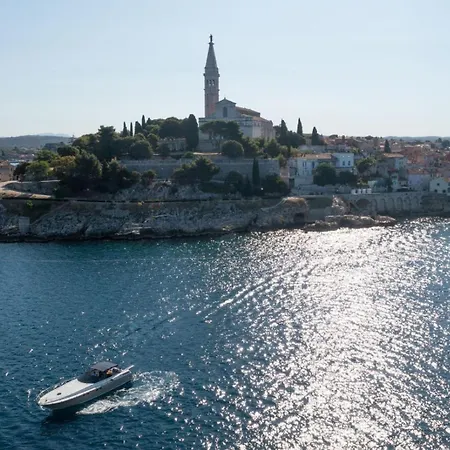 Úszó hotel Nautica Nk5 *